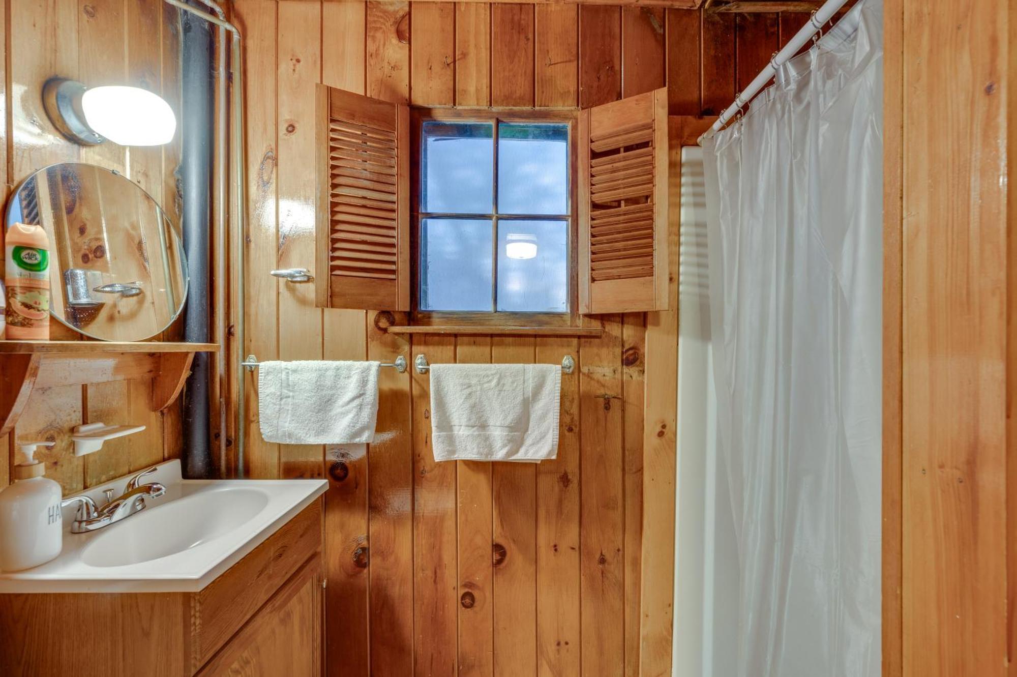 Cozy Laconia Studio With Pool Access - 2 Mi To Lake! Apartment Bagian luar foto